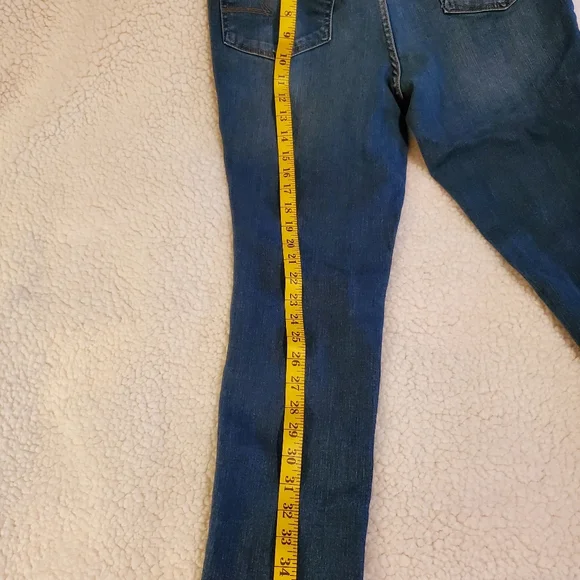 Time & Tru womens Size 14 high rise Skinny. Blue jeans. - Picture 5 of 6